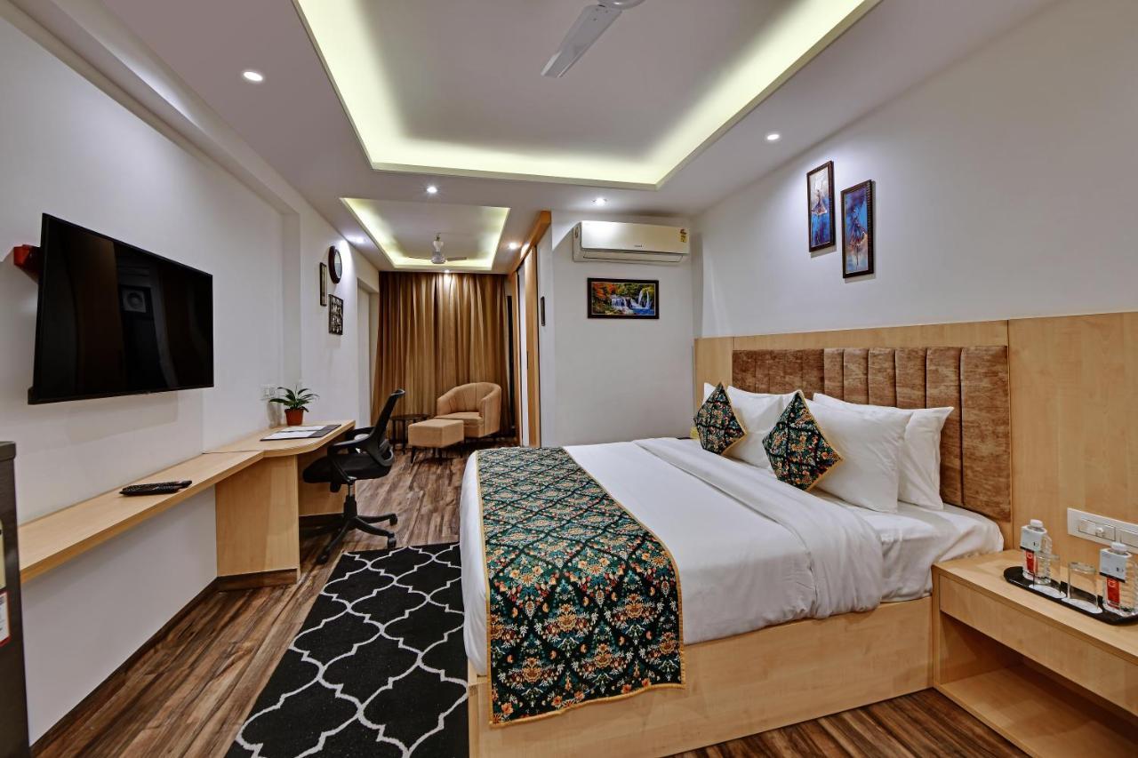 Hotel The Fern Habitat, Divisione di Jaipur Esterno foto